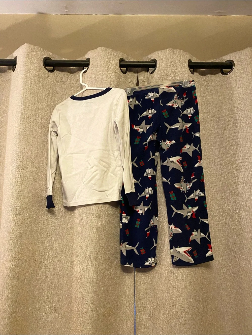 Carter's Navy & White 'Santa Jaws' Holiday Pajama Set, Size 6!